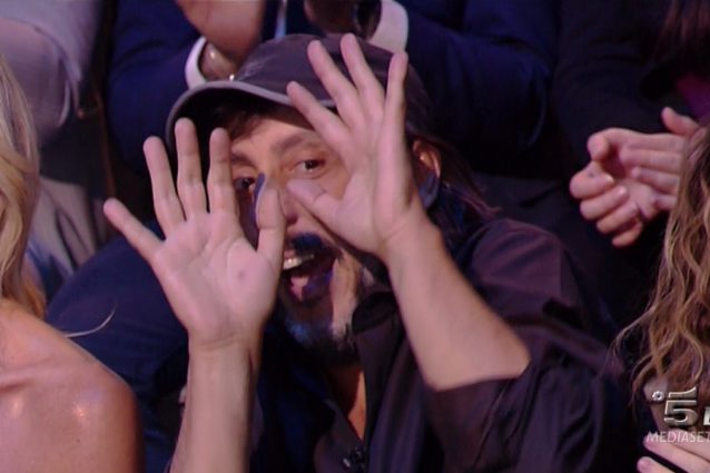 Rocco Siffredi scherza con Massimo Ceccherini, si rivedono anche Tara e Cristian