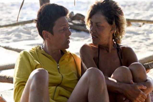 Eva Grimaldi gelosa di Imma Battaglia per colpa di Giulia Calcaterra: "Ti spezzo le gambe"