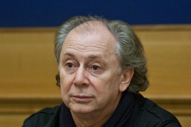 Lele Mora: "In carcere fui trattato peggio di un animale, vivevo in 2 metri quadri"