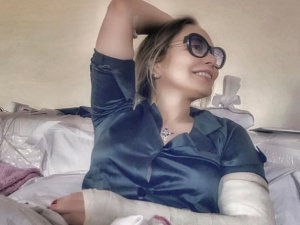 Incidente per Ornella Muti, braccio rotto e lussazione per l'attrice