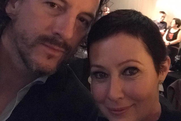 Shannen Doherty esce per la prima volta dopo le chemio: "Grazie al mio amore e a voi"