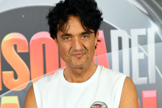 Giulio Base deve lasciare l'Isola dei Famosi 2017 per i lettori di Fanpage.it
