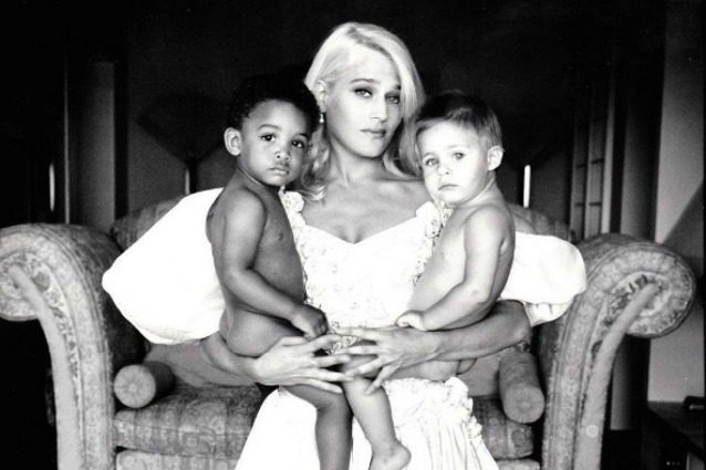 Heather Parisi pro adozioni gay: "Genitori di sesso diverso non fanno la famiglia perfetta"