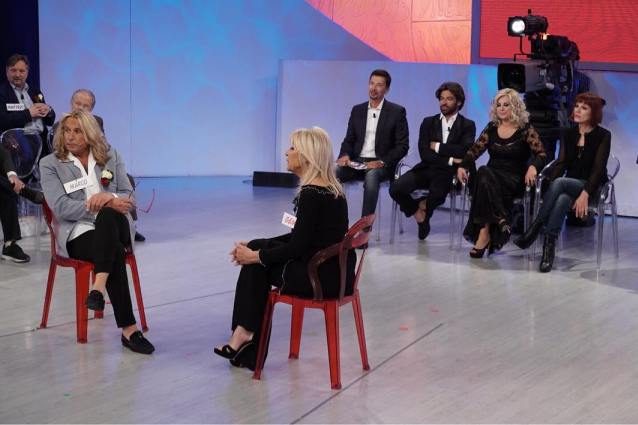 Uomini e Donne news: Tina e Gemma, resa dei conti Uomini e Donne news: Tina e Gemma, resa dei conti