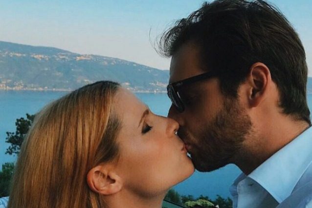 Michelle Hunziker sfida Belén e Aurora nel nuovo gioco social #ilbaciopiùbello