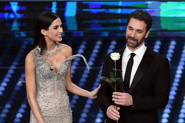 Raoul Bova croce domestica di Rocìo: "Non sono bravo in casa, sto sempre in mezzo ai piedi"