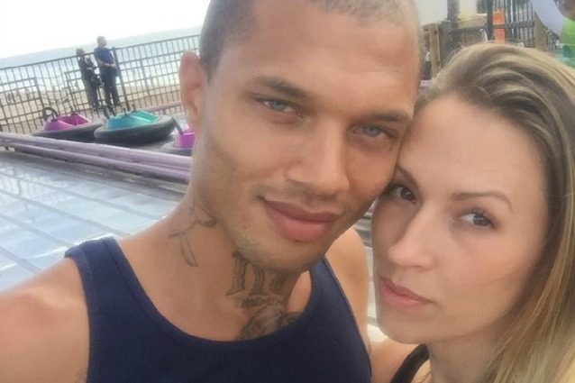 La moglie di Jeremy Meeks lo lascia dopo il tradimento: "Distrutta, ho il cuore spezzato"