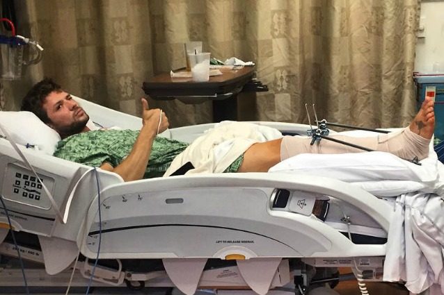 Ryan Phillippe in ospedale: "Mi sono ferito gravemente a una gamba"