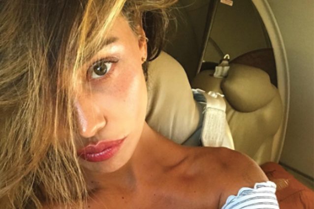 Sigaretta in aereo per Belen e Iannone, atterraggio d'emergenza a causa dell'allarme anti-incendio