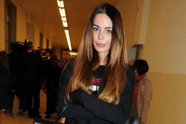Nina Moric candidata a sindaco di Torre Del Greco, la modella precisa: "Una provocazione"