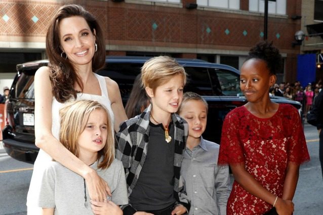 Angelina Jolie mamma adorabile, l'attrice e i figli conquistano il red carpet di Toronto