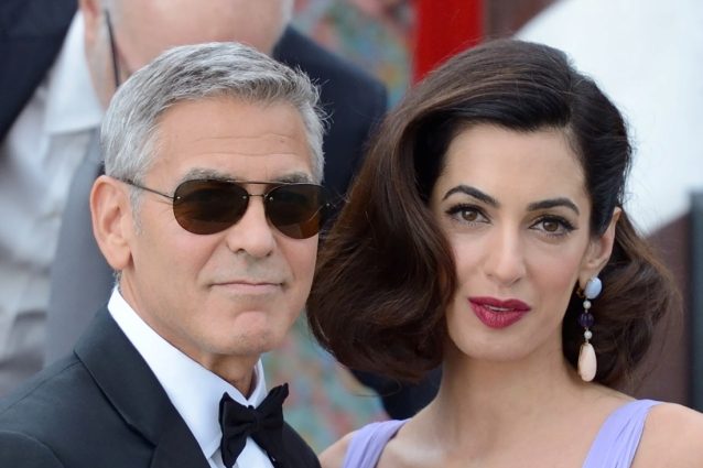 George Clooney: "Amal allatta ogni tre ore, mi sveglio anch'io per non sentirmi in colpa"