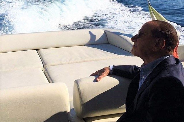 Berlusconi a Ischia: visita alle zone rosse