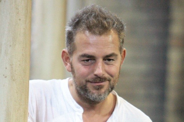 Daniele Bossari rientra nella casa