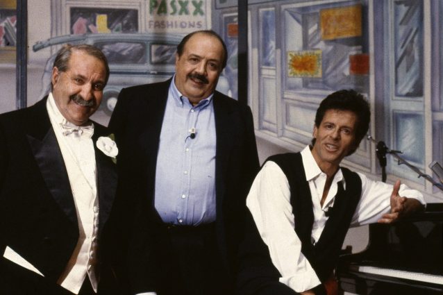 Baglioni con Maurizio Costanzo e Franco Bracardi (foto Lapresse)