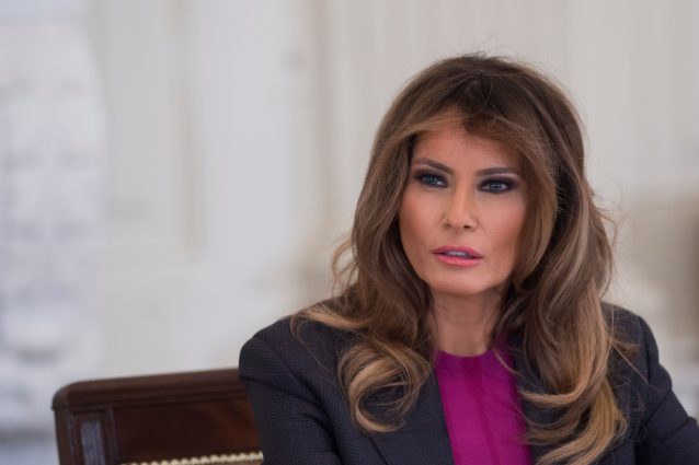 Intervento a sorpresa per Melania Trump, ansia per la first lady operata a un rene