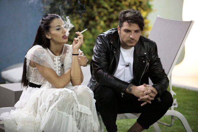 Grande Fratello: Mariana Falace ci prova con Luigi Favoloso Grande Fratello: Mariana Falace ci prova con Luigi Favoloso