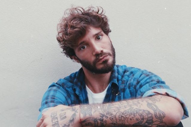 Stefano De Martino è rimasto coinvolto in un brutto incidente stradale Stefano De Martino è rimasto coinvolto in un brutto incidente stradale