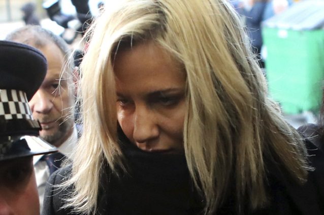 Caroline Flack e l’ultimo messaggio prima del suicidio: “Il mio futuro spazzato via”