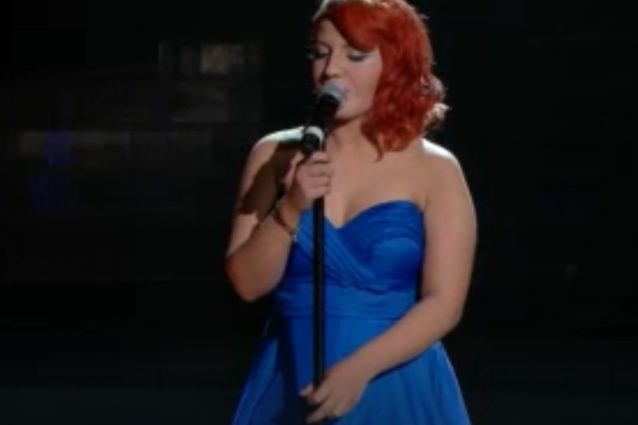 Deborah Iurato imita Noemi e canta "Sono solo parole"