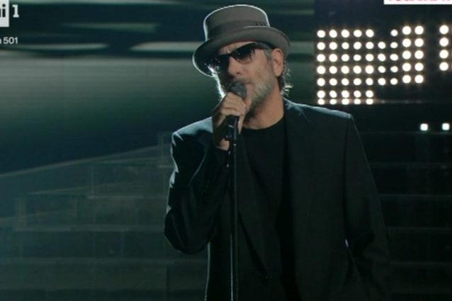 Sergio Assisi convince poco nei panni di Francesco De Gregori: "Ha stonato"