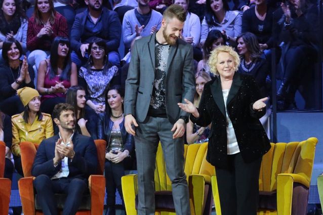 Katia Ricciarelli e Ivan Zaytsev vincono la terza puntata di "Selfie - Le cose cambiano"