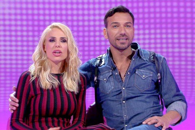 Costantino è l'amante di Ilary Blasi: "Ma deve pagarmi 1500 euro a weekend"