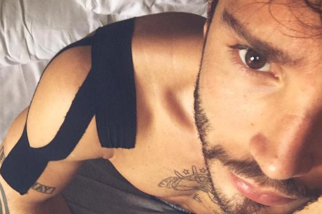 Stefano De Martino non balla ad 'Amici', poi spiega: "Ho avuto un infortunio”