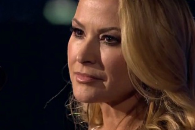 Anastacia commuove a Music: "Una canzone mi ha insegnato ad amare la vita dopo il cancro"