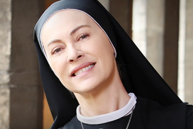 Elena Sofia Ricci: "Grazie a suor Angela di 'Che Dio ci aiuti' ho scoperto Gesù"