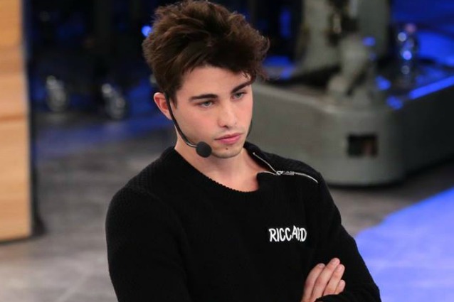 Amici 2017, Riccardo Marcuzzo e il gesto dell'ombrello a Settepani: "Sospeso per 3 giorni"