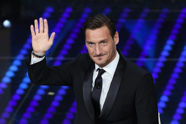 Sanremo 2017 come il Grande Fratello: Totti devolve l'intero compenso in beneficenza