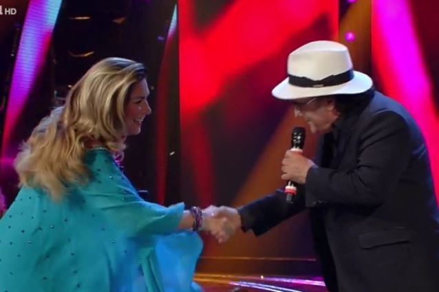 Invitano Al Bano a baciare Romina Power, lui si rifiuta: “C’è la Lecciso che guarda”