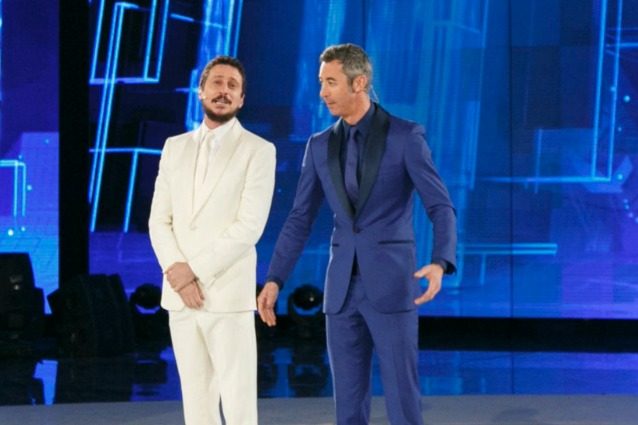 Luca e Paolo: "I giudici vengono qui tutte le settimane perché non li hanno presi all'Isola dei famosi"