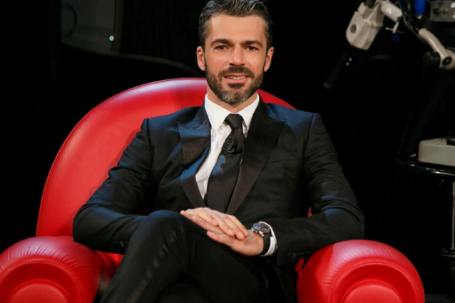 Luca Argentero e Morgan contro Riccardo: "Questi ragazzi si permettono di rispondere"