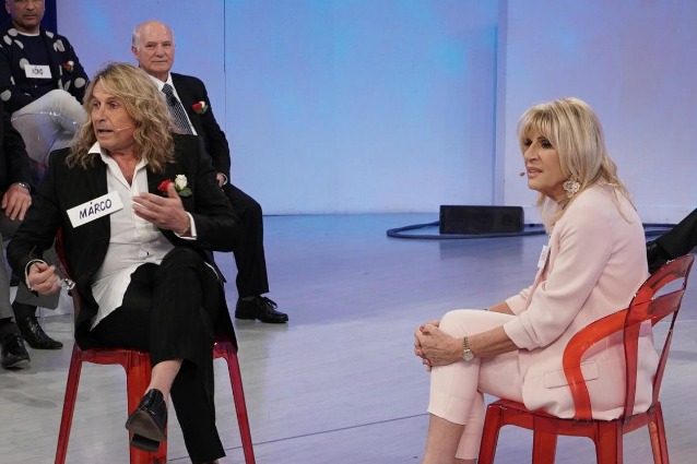 Anticipazioni Trono Over: Marco ha una nuova corteggiatrice, Gemma prova a baciarlo ma lui la schiva