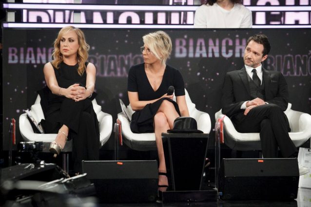 Thomas riporta i Bianchi in parità, Maria De Filippi va da Morgan ma lui non rientra