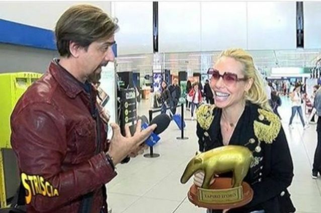 Tapiro a Ilary Blasi per l'addio di Totti alla Roma: "Sarà pensionato? Non so come farò"