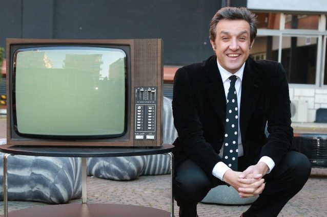 "Flavio Insinna riconfermato alla conduzione di 'Dopo fiction', tornerà in tv dopo l'estate"