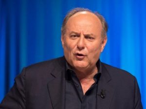 Gaffe spinta a Caduta Libera, “chiavo” è la risposta della concorrente