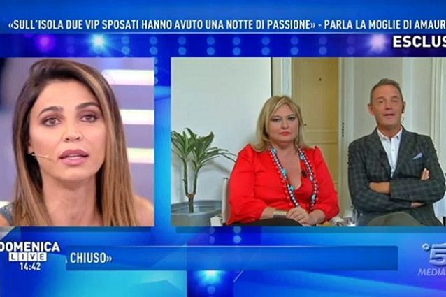 Cecilia Capriotti ipnotizzata da Giucas Casella Cecilia Capriotti ipnotizzata da Giucas Casella