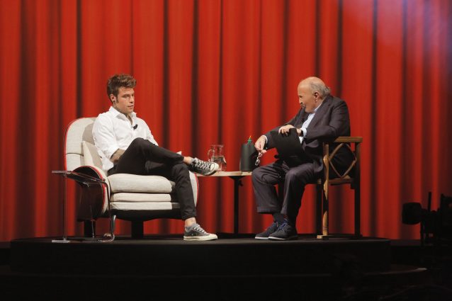 Fedez e l’amicizia interrotta con J-Ax a L’intervista di Maurizio Costanzo