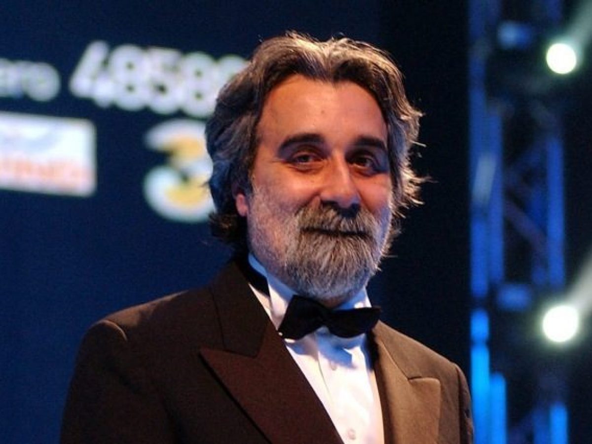 Dirige L Orchestra Il Maestro Beppe Vessicchio