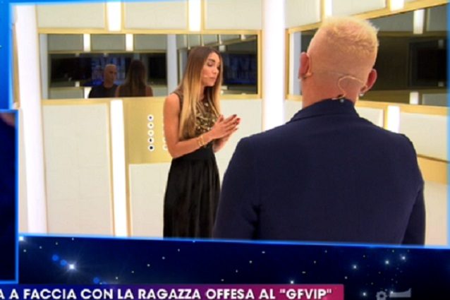 Elisa De Panicis: “A 17 anni ho ricevuto violenze psicologiche e fisiche da un ragazzo”