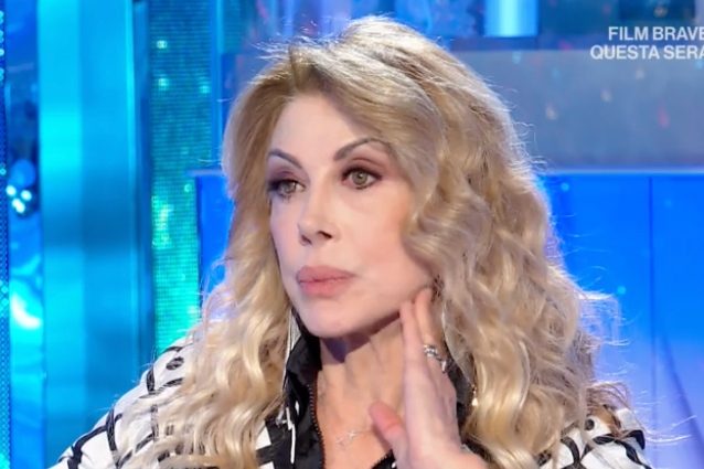 Gabriella Carlucci a Domenica In, cosa fa oggi la conduttrice