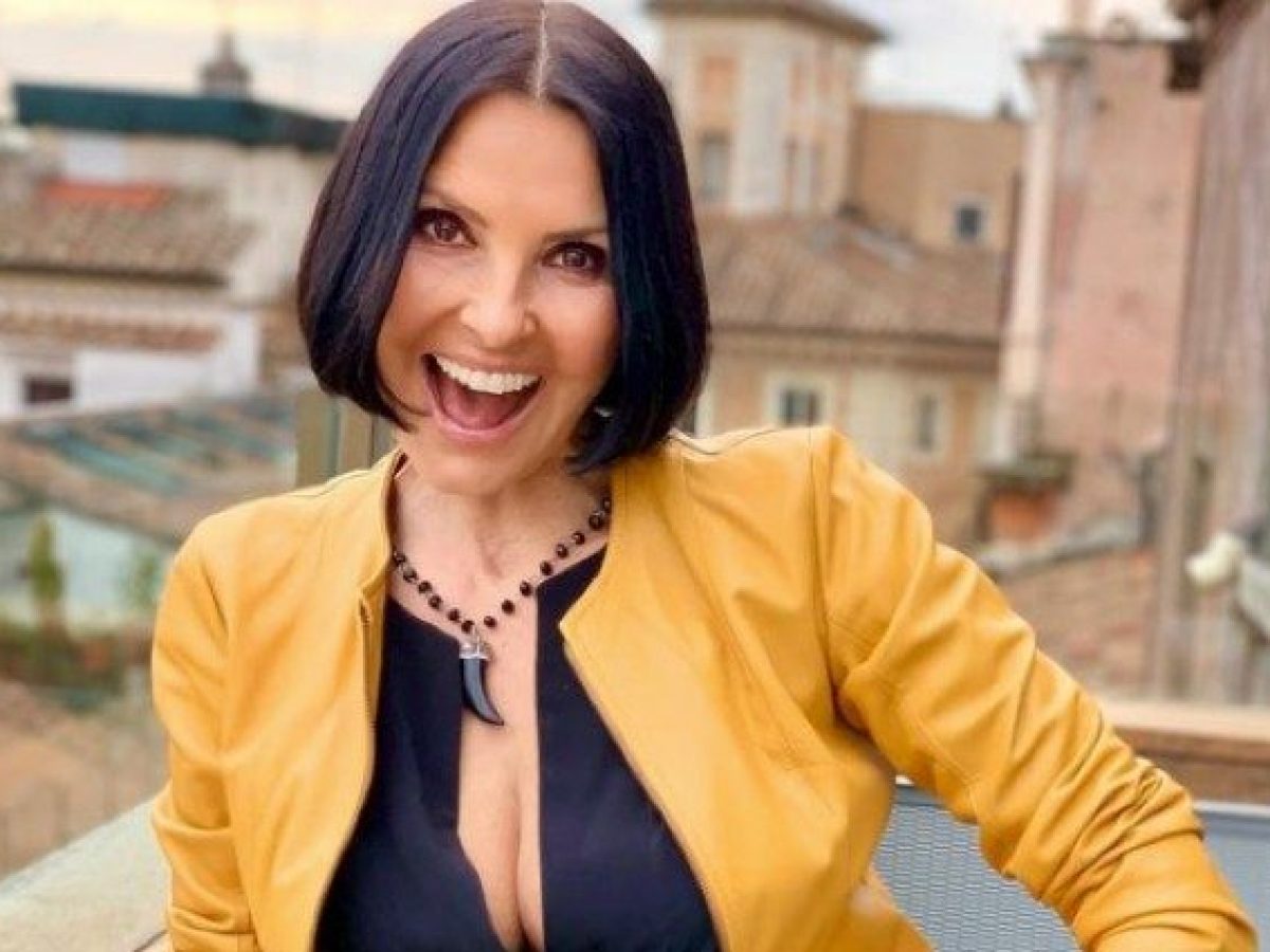 Chi Veste Marina Giordano Di Un Posto Al Sole