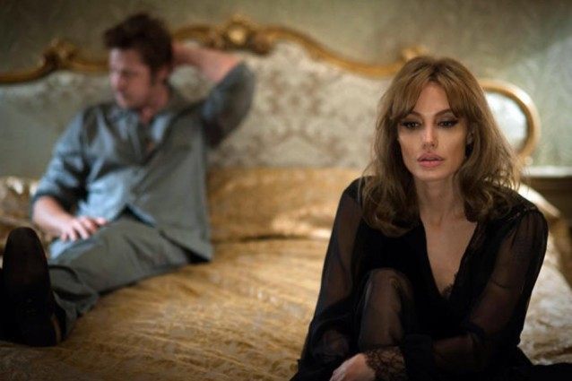 “By The Sea”: Angelina Jolie e Brad Pitt, coppia in crisi profonda e lacerante