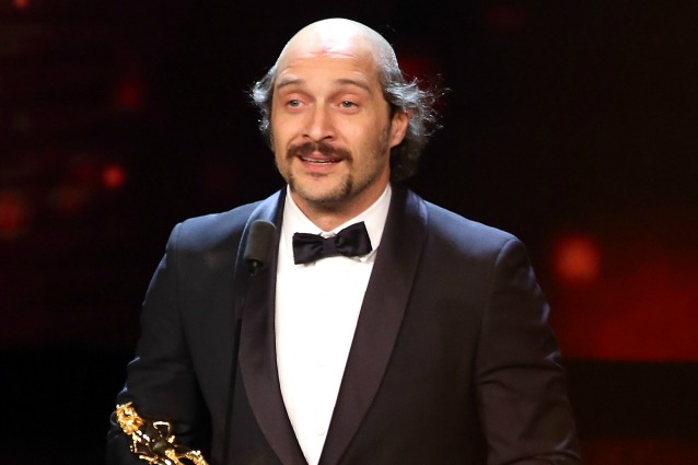 Claudio Santamaria pelato ai David di Donatello 2016: "È per il film Brutti e cattivi"