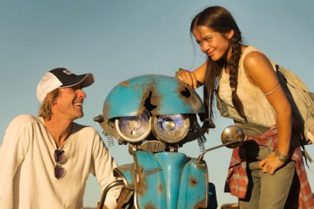 “Transformers: the Last Knight”: Michael Bay presenta Squeeks, il nuovo robot