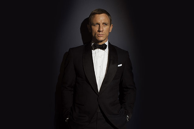 Daniel Craig ricoperto d'oro per essere ancora Bond: "150 milioni un ultimo 007"